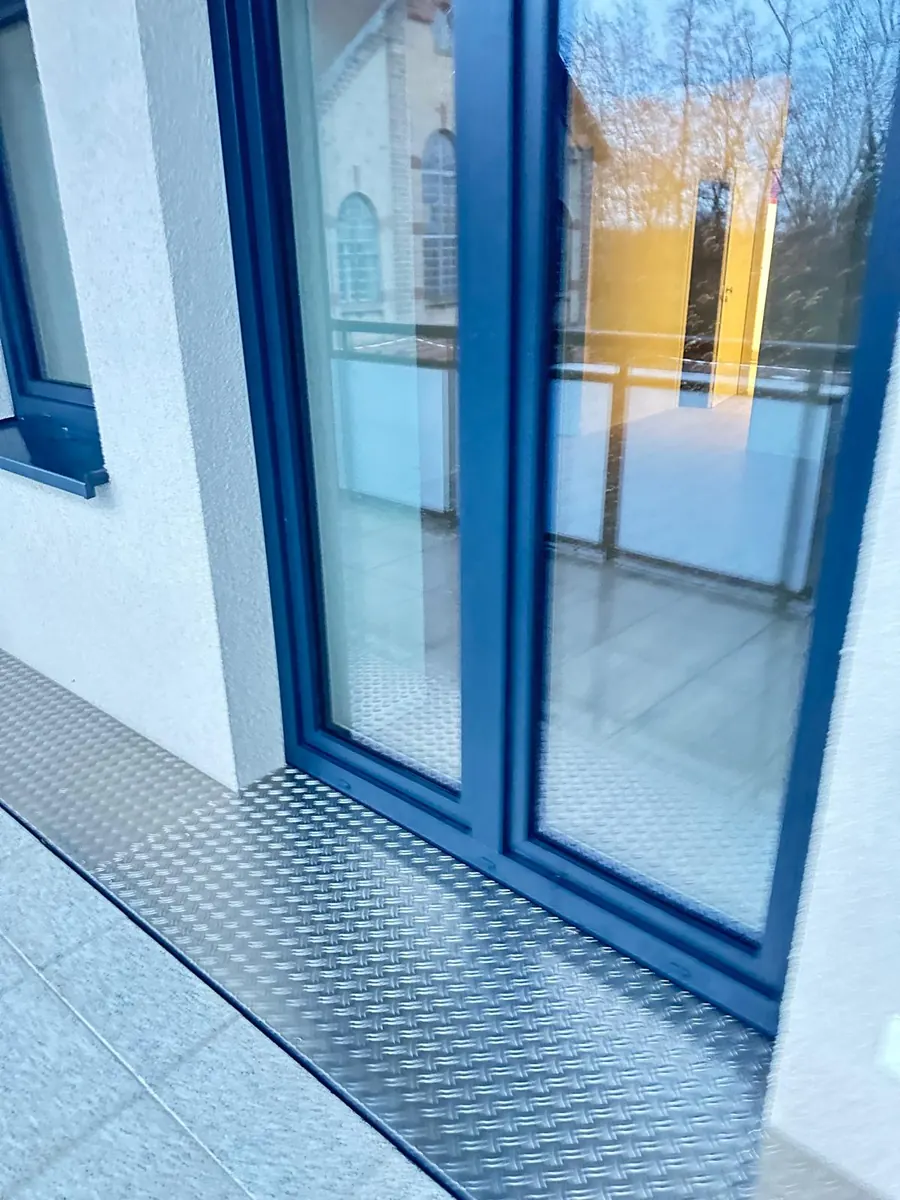 Fenstertür nach der Bauabschlussreinigung